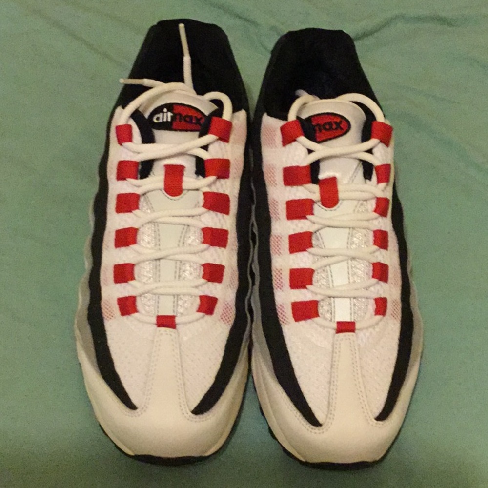 NIB Brand NEW Air Max ‘95 in Size 9 - Picture 1 of 4